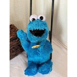 Cookie Monster Trembling Talking  14" Sesame Street‎ Plush Hasbro 2017 Feed Me